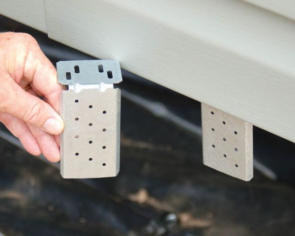 SKIRTING HANGER BRACKET