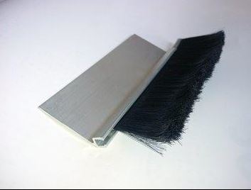 BRUSH SEAL AND ALUM RETAINER 12ft-2in